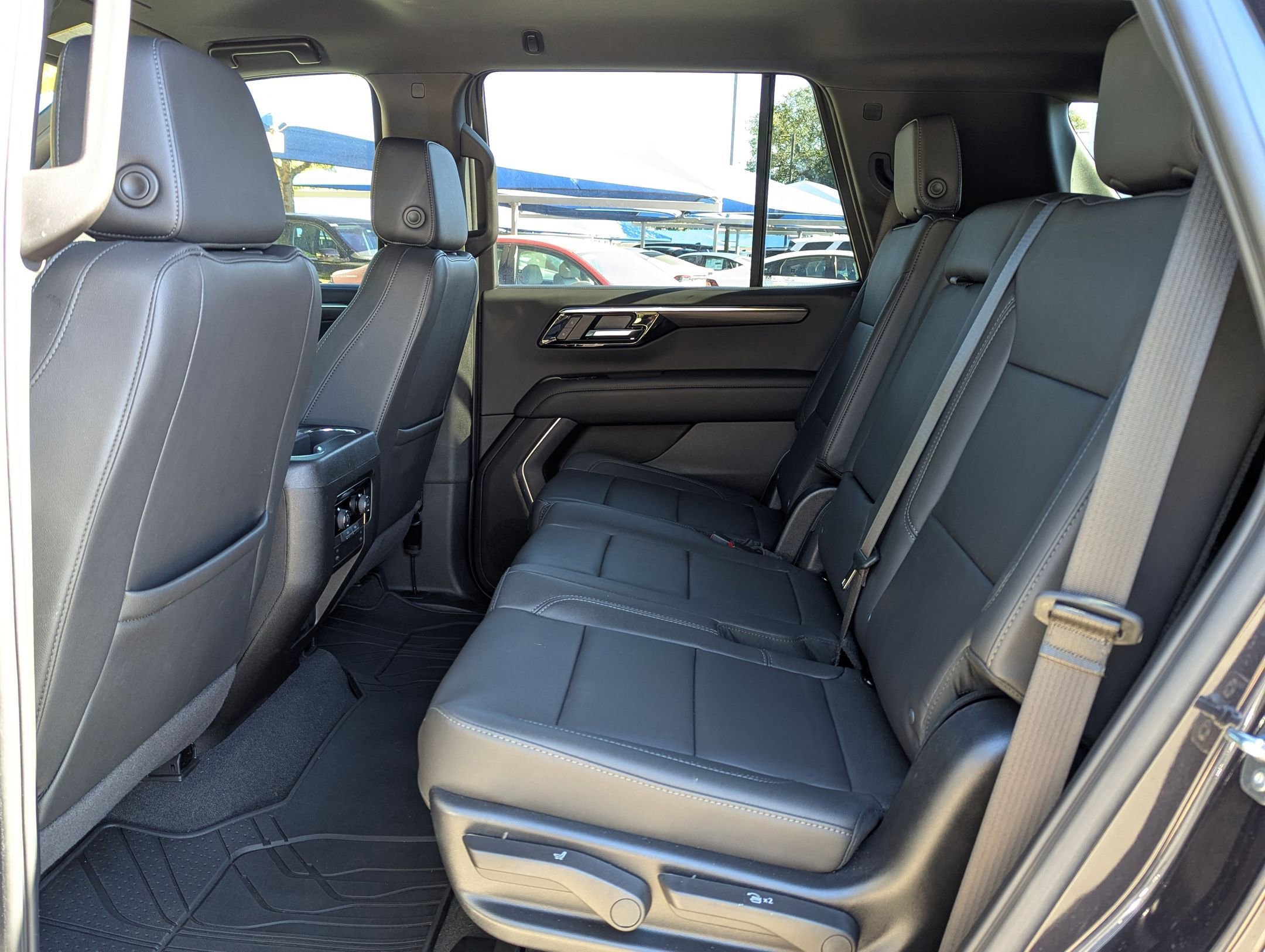 Used 2025 Chevrolet Tahoe LT image 15