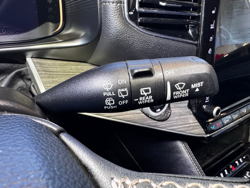 Used 2024 Jeep Wagoneer L Series II w/ Flexible Seating Group AWD/4WD image 23