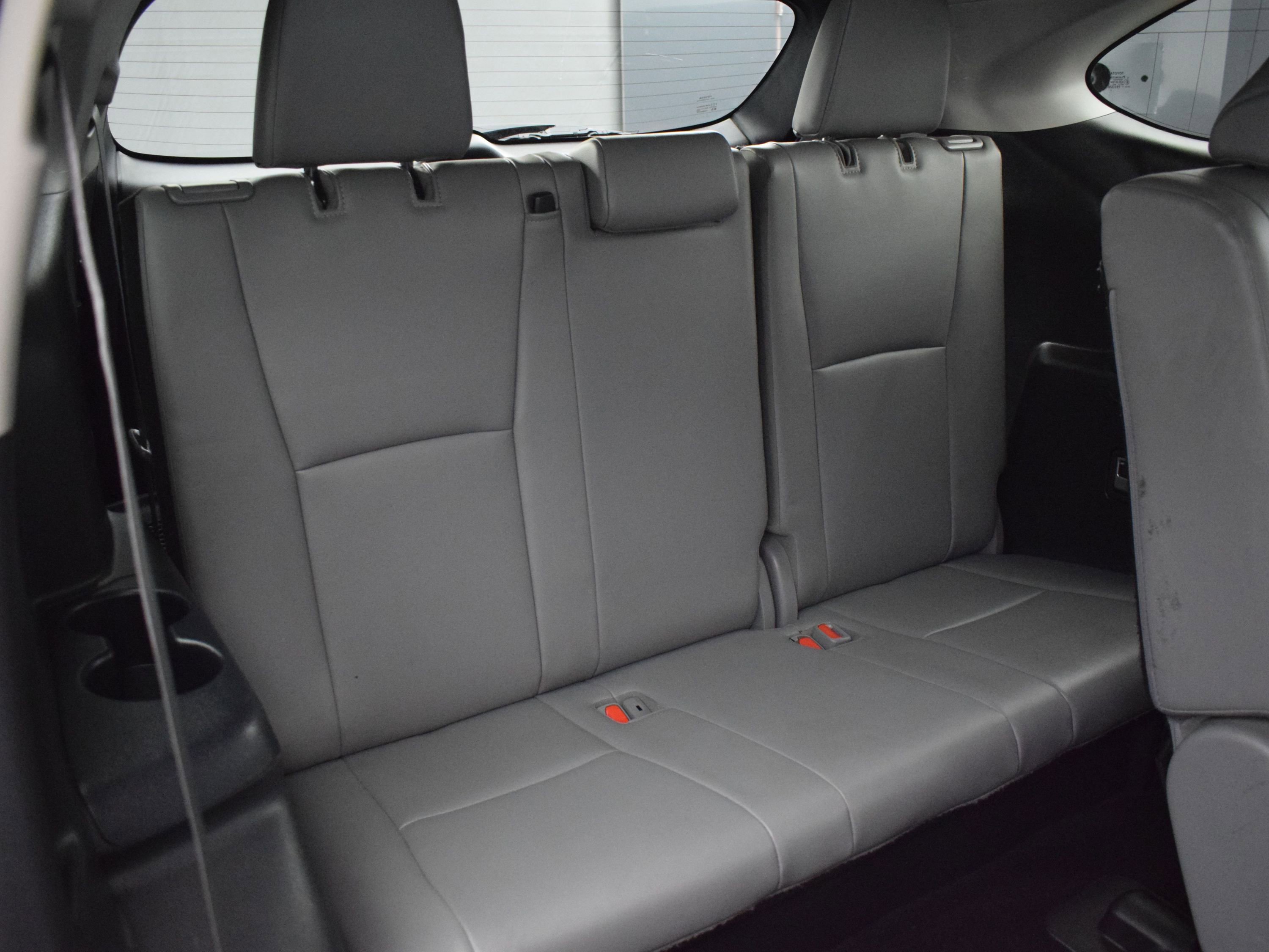 Used 2022 Toyota Highlander XLE AWD/4WD image 12