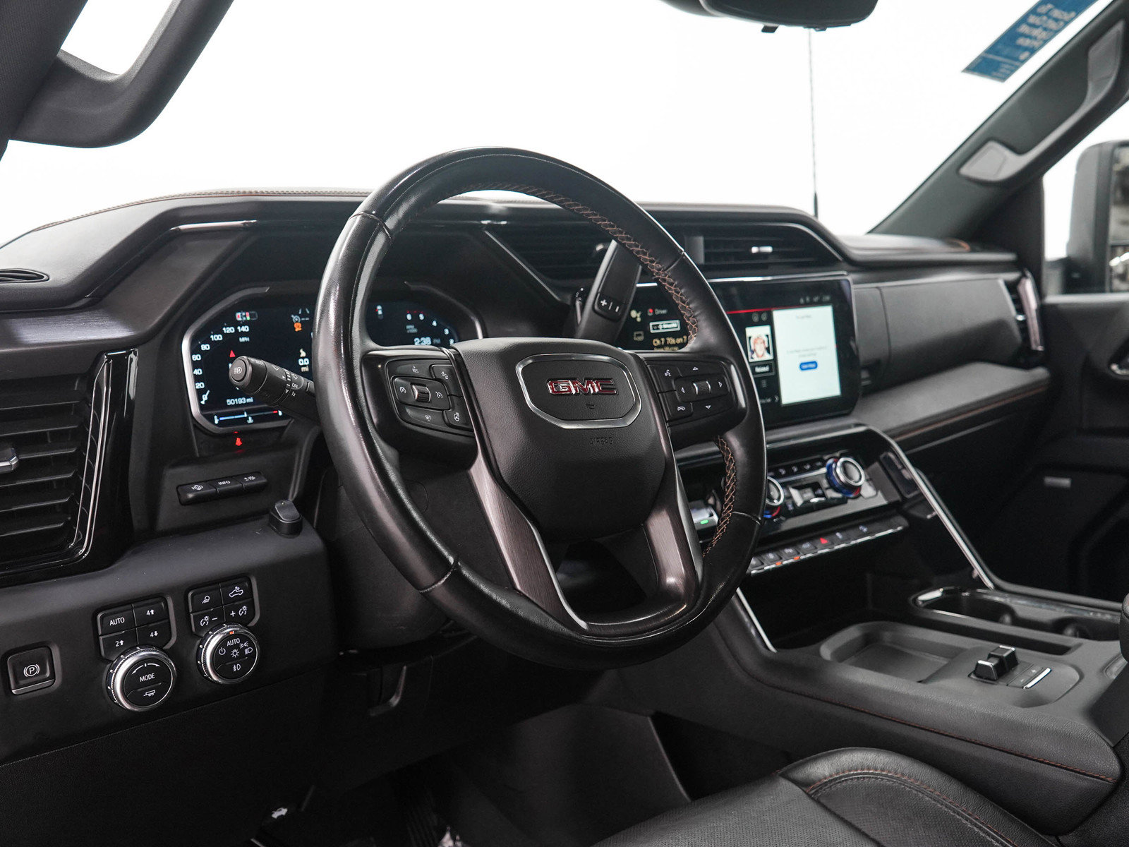 Used 2024 GMC Sierra 2500 AT4 w/ AT4 Premium Plus Package AWD/4WD image 25