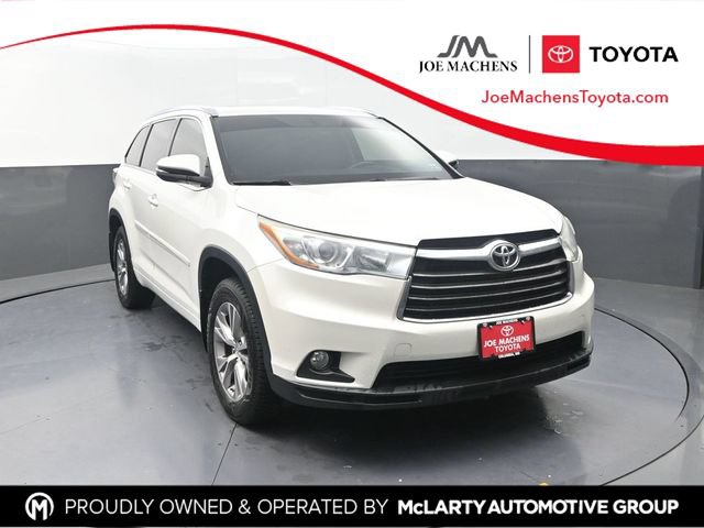 Used 2015 Toyota Highlander XLE AWD/4WD image 1
