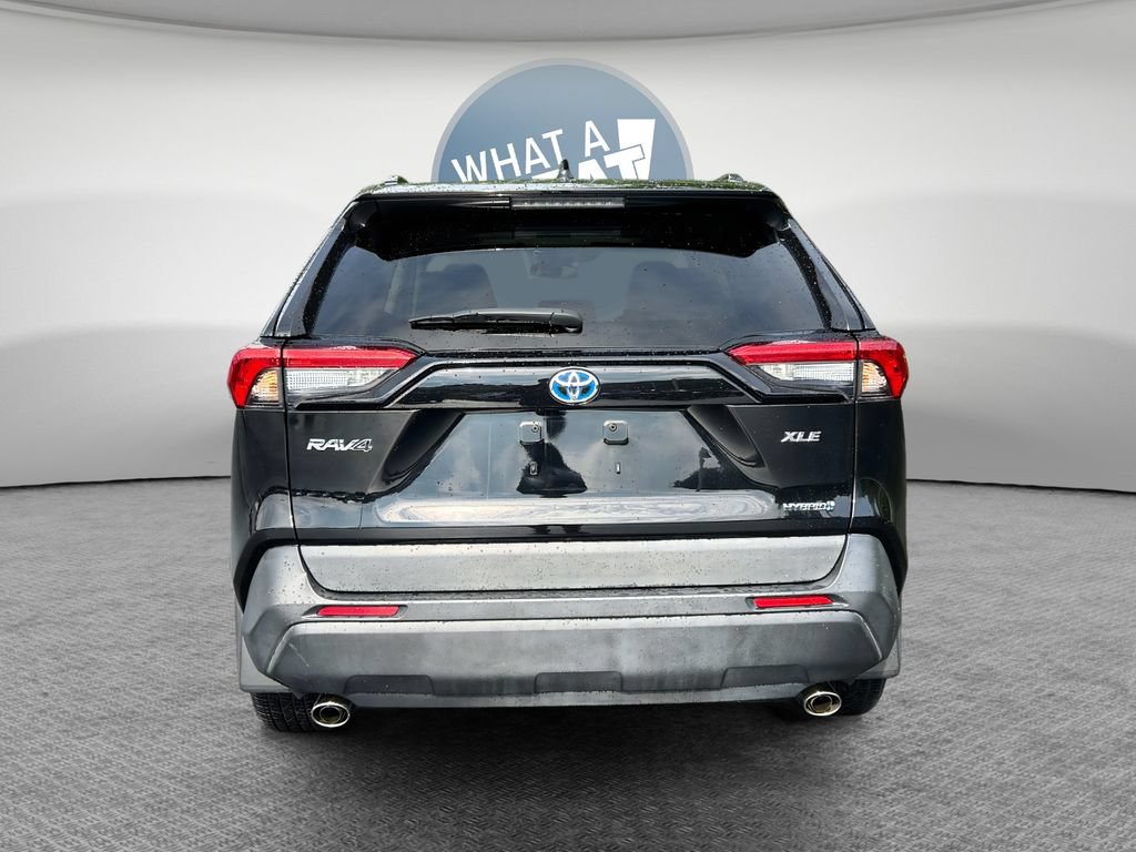 Used 2021 Toyota RAV4 XLE Premium AWD/4WD image 5
