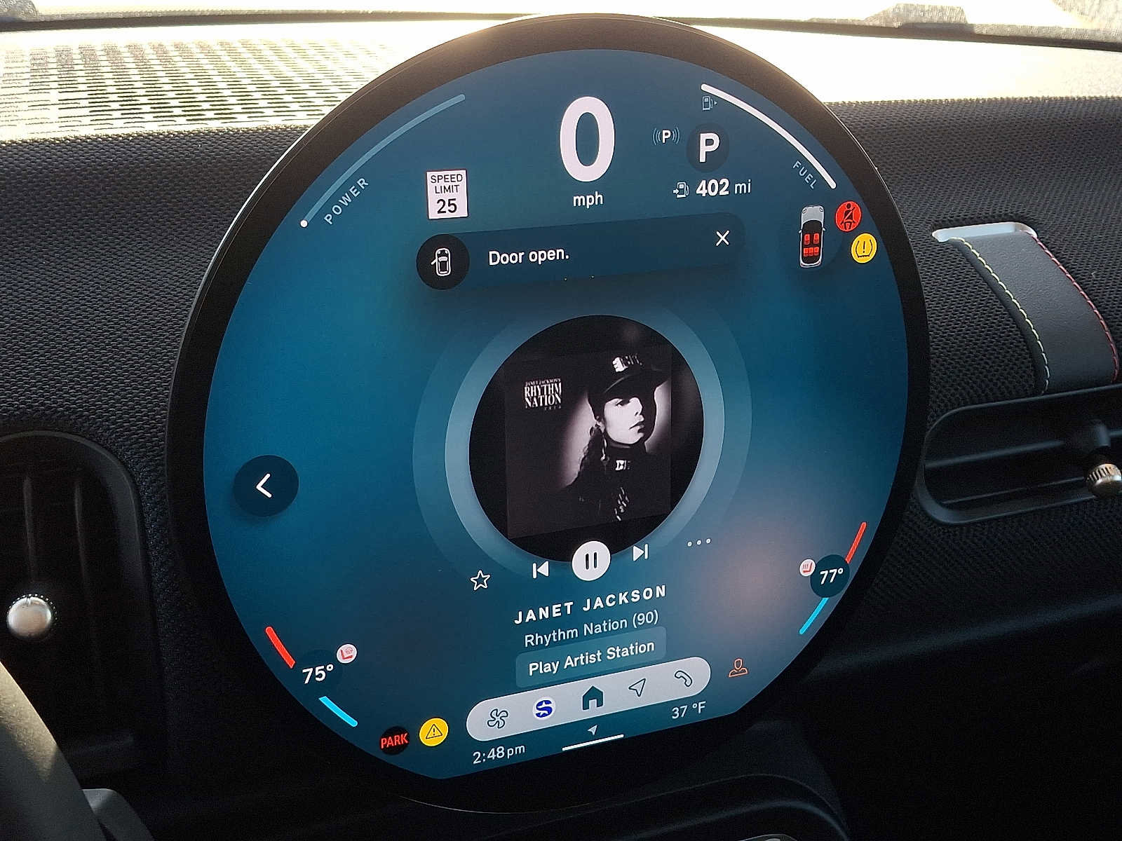 Used 2025 MINI Cooper 4-Door Hardtop image 19