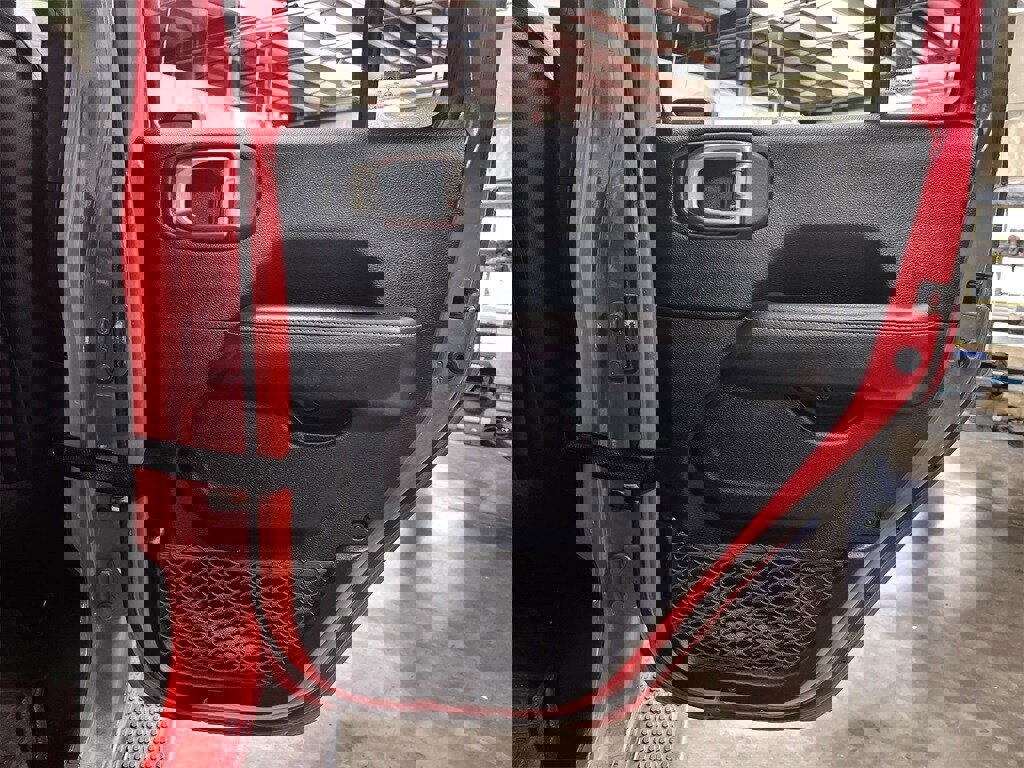 Used 2020 Jeep Wrangler Unlimited Sahara image 26