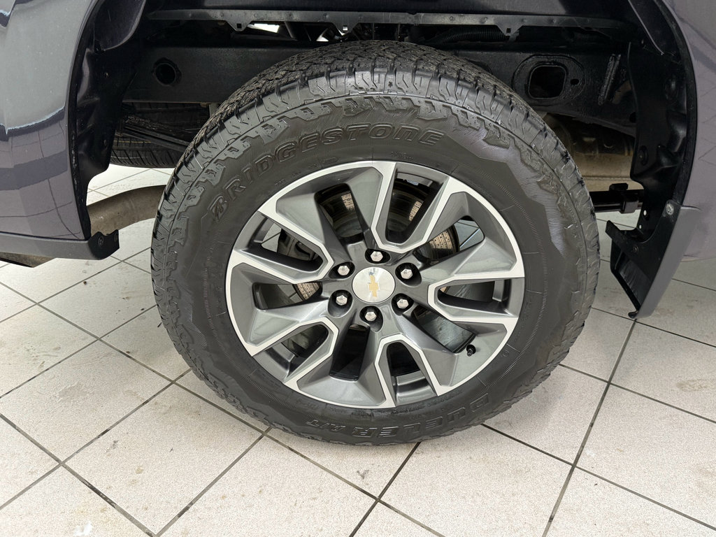 Certified 2023 Chevrolet Silverado 1500 LT AWD/4WD image 15