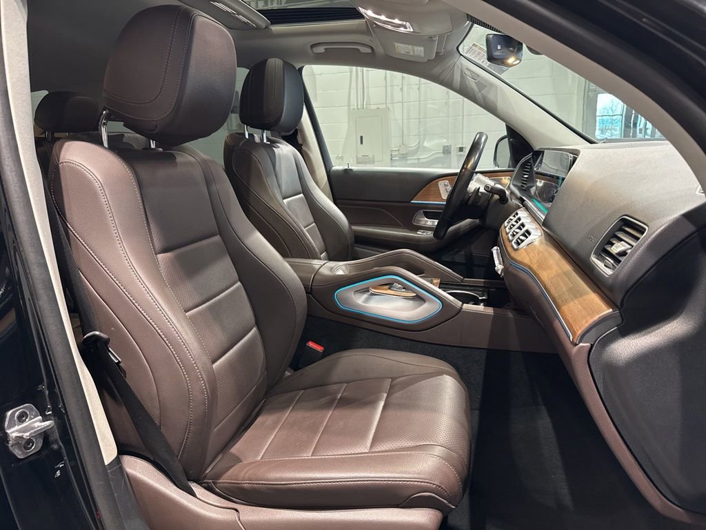 Used 2022 Mercedes-Benz GLE 350 4MATIC w/ AMG Line Exterior image 46