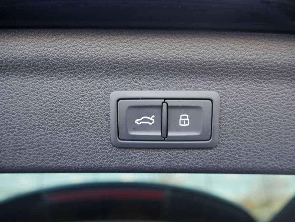 Used 2023 Audi Q3 2.0T Premium w/ Convenience Package image 26