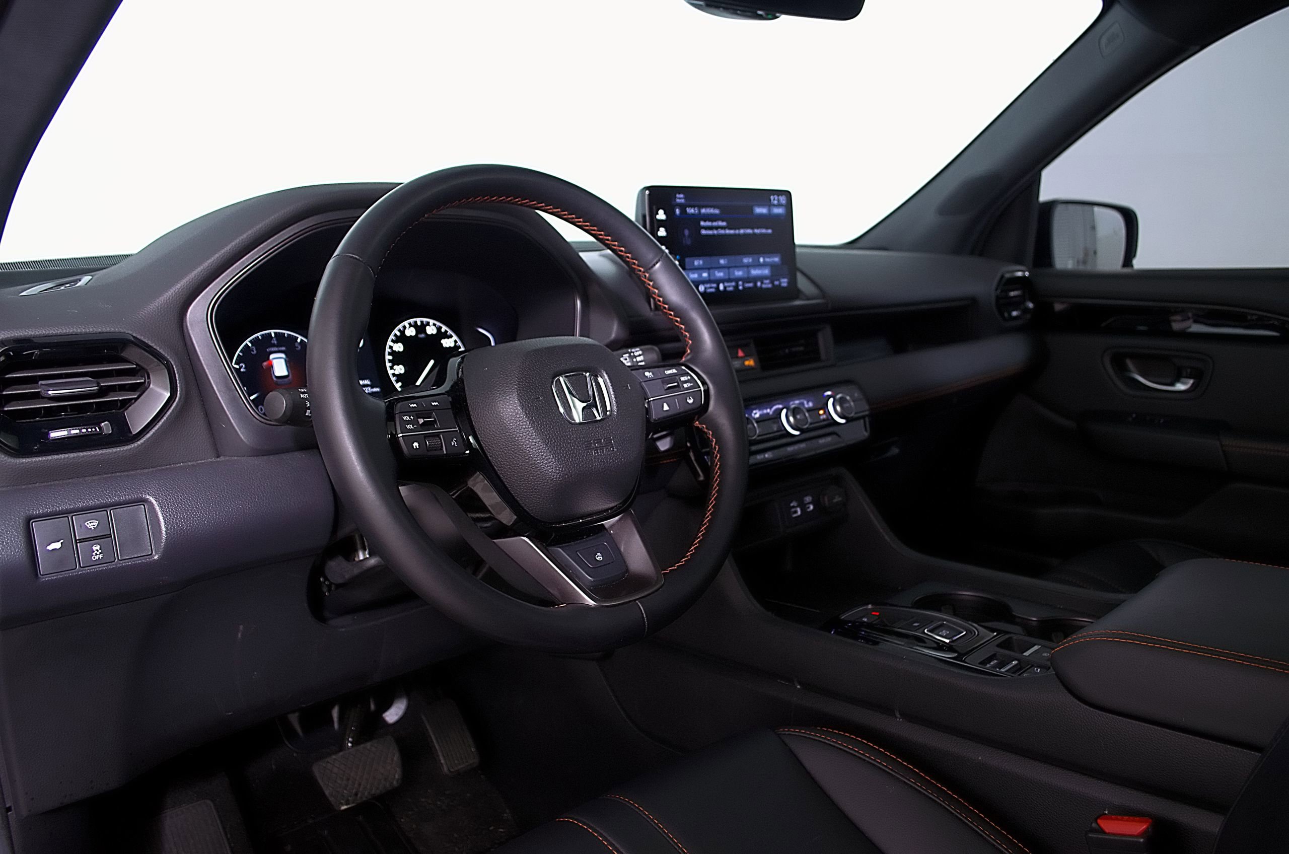 Used 2025 Honda Pilot TrailSport image 14