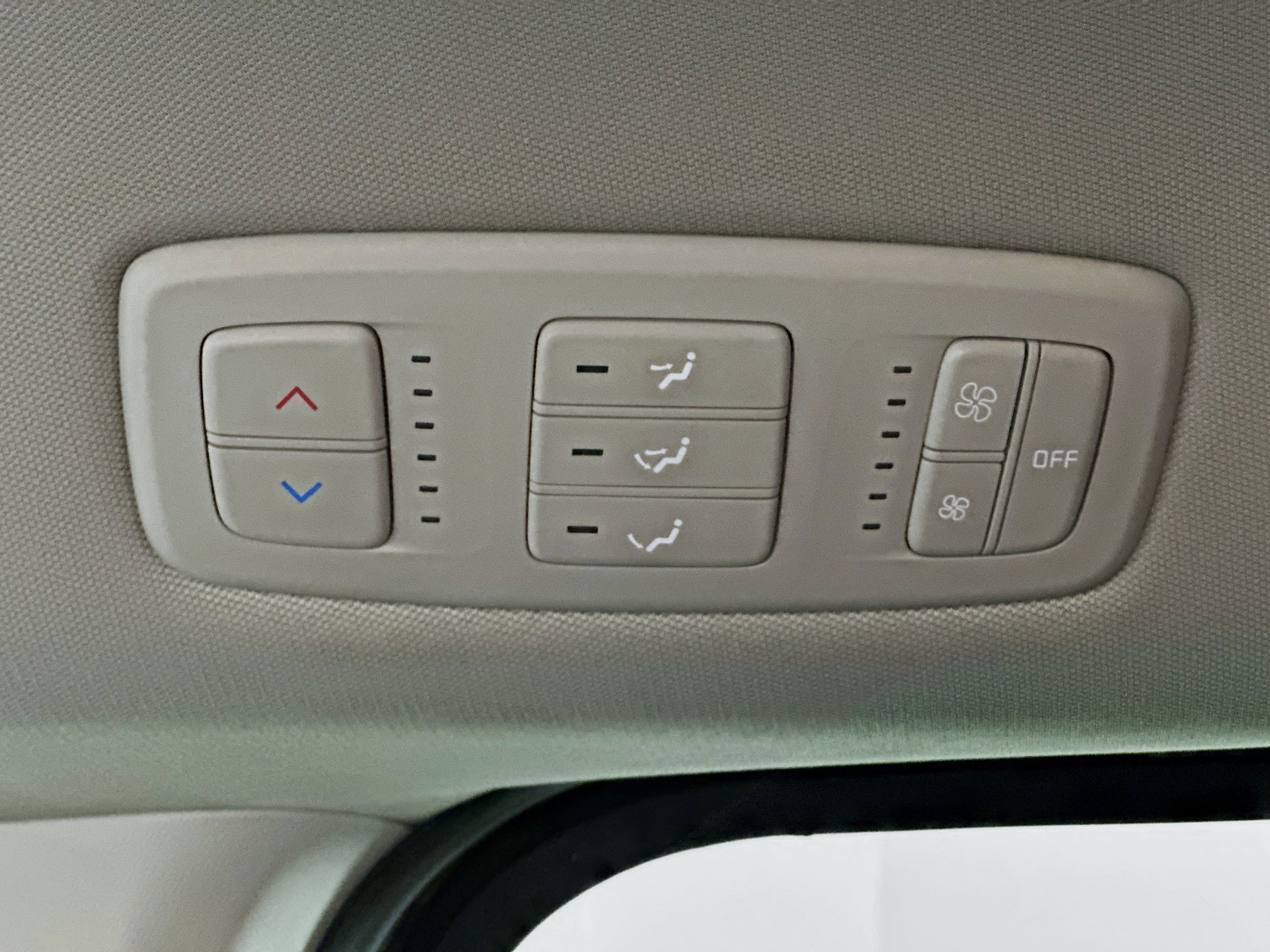 Used 2024 Kia Carnival LX image 25