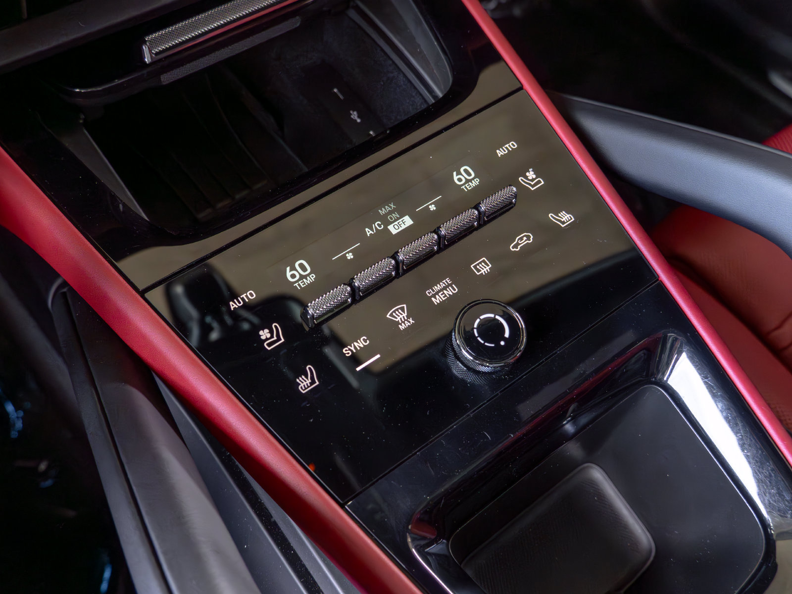Certified 2025 Porsche Cayenne E-Hybrid Coupe w/ Premium Package Plus AWD/4WD image 35