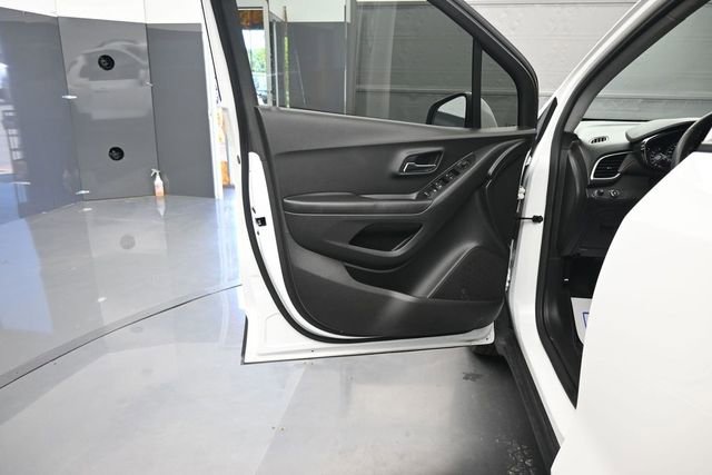 Used 2022 Chevrolet Trax LT w/ Sport Edition FWD image 10
