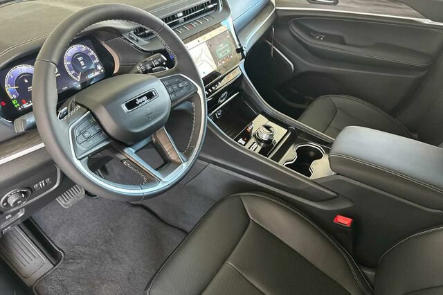 New 2026 Jeep Grand Cherokee L Limited AWD/4WD image 7