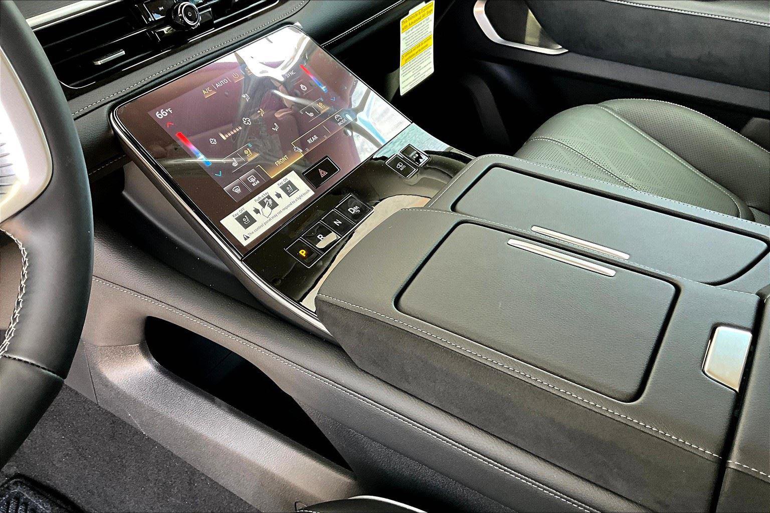 New 2025 INFINITI QX80 Sensory image 22