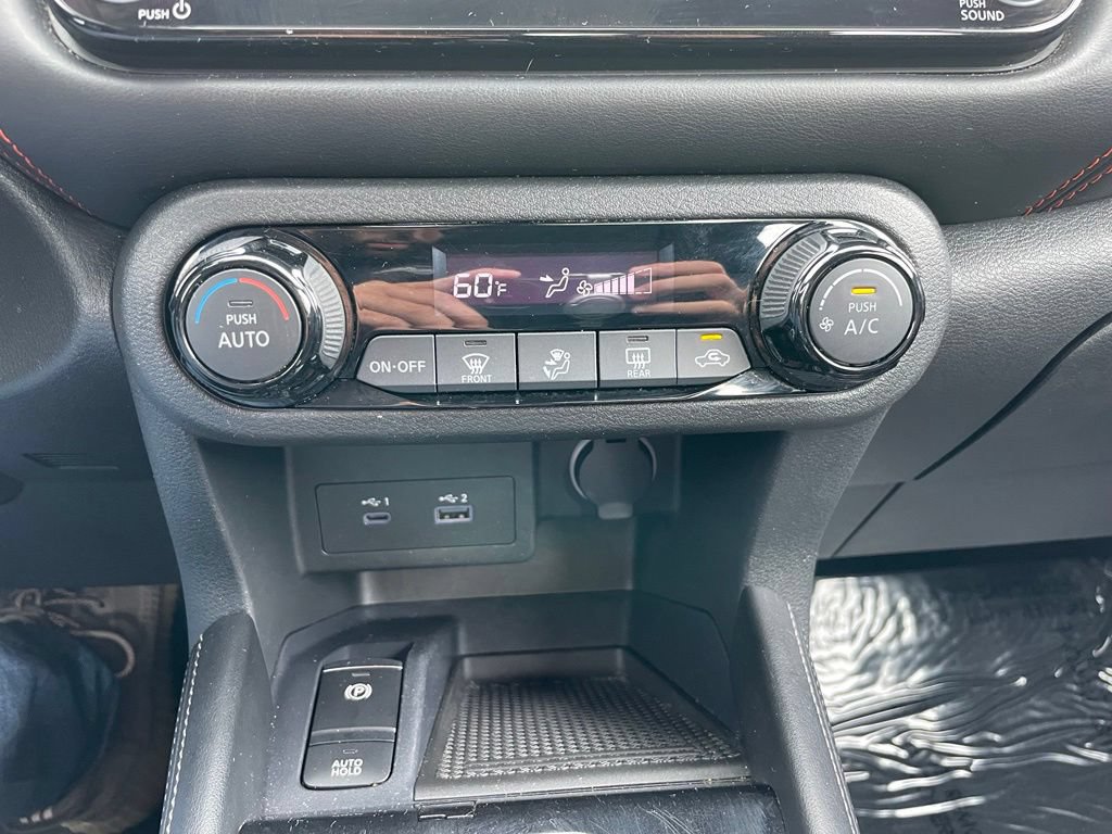Used 2024 Nissan Kicks SR FWD image 11