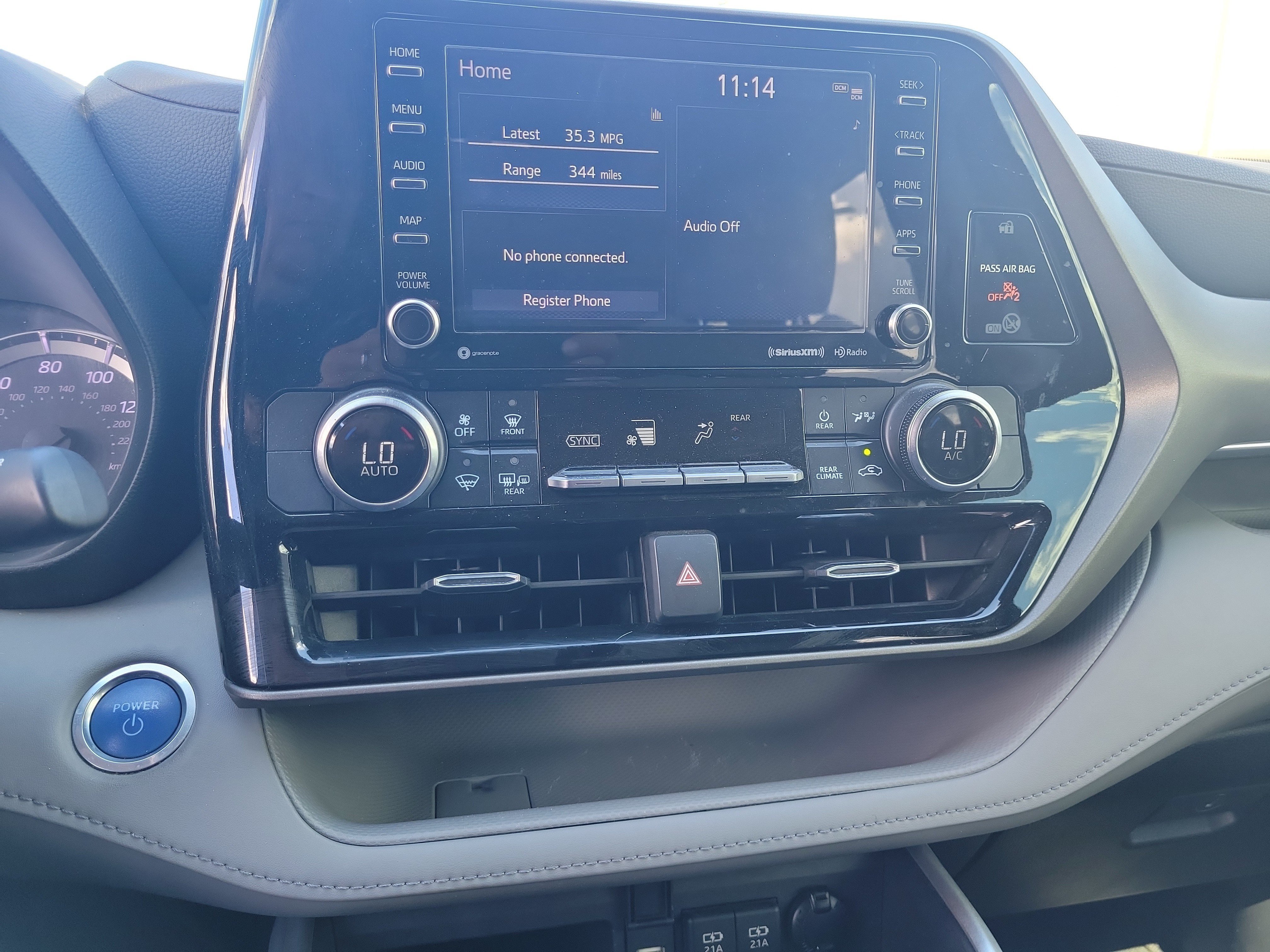 Used 2020 Toyota Highlander LE FWD image 31