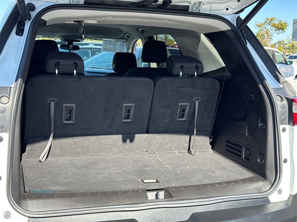 Used 2021 Chevrolet Traverse LT image 9