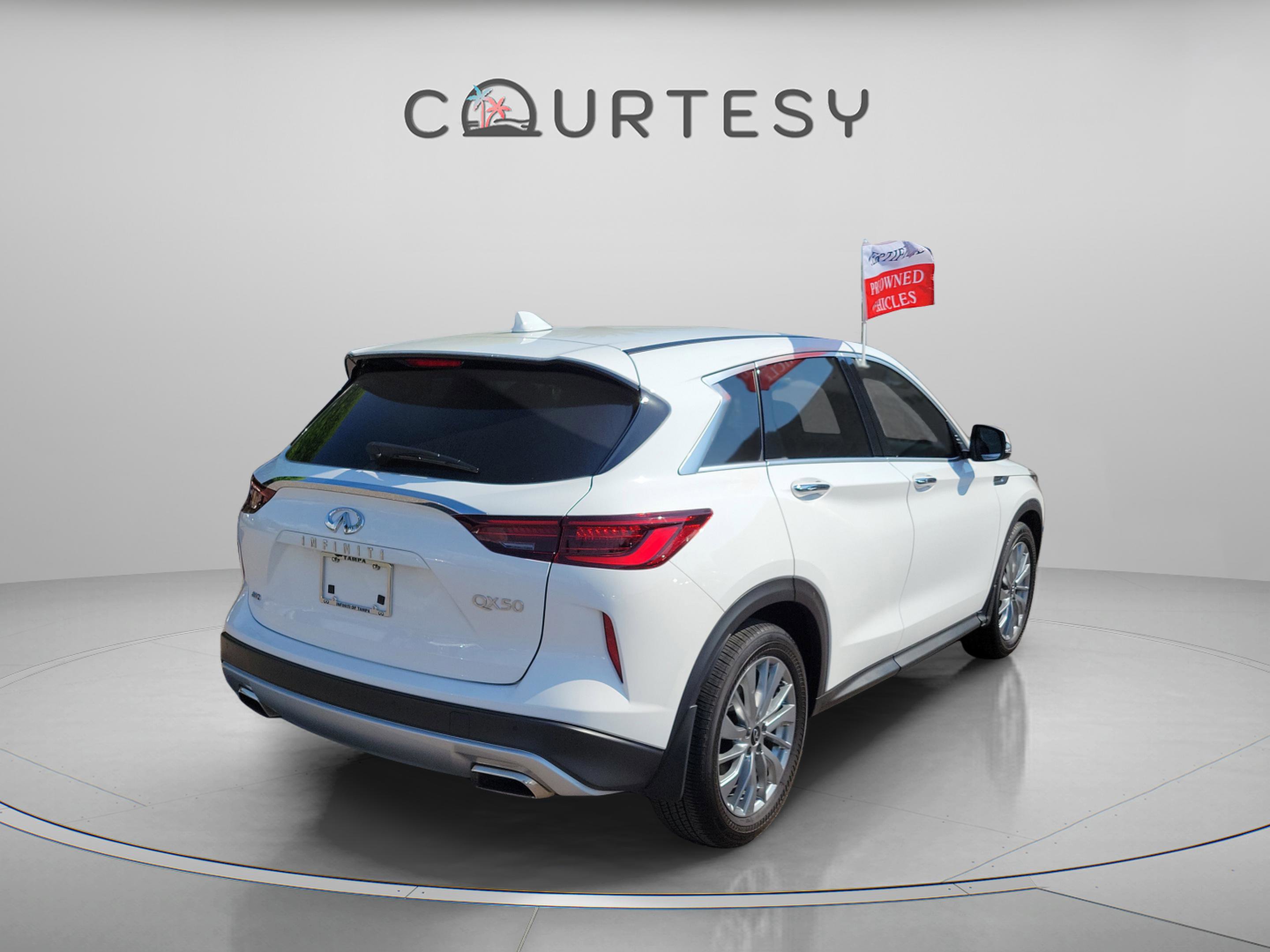 Certified 2025 INFINITI QX50 Pure image 3