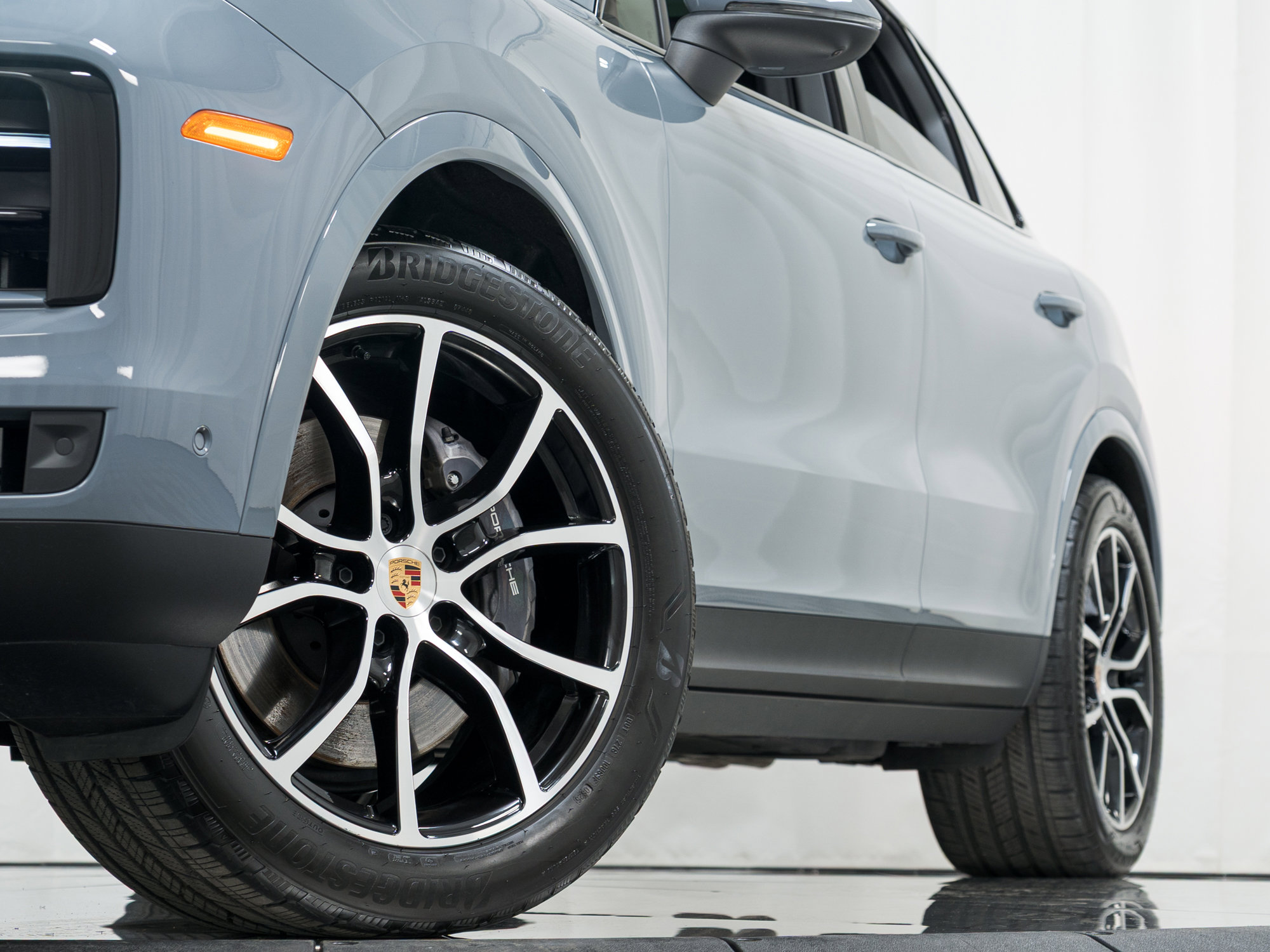 Certified 2025 Porsche Cayenne image 29