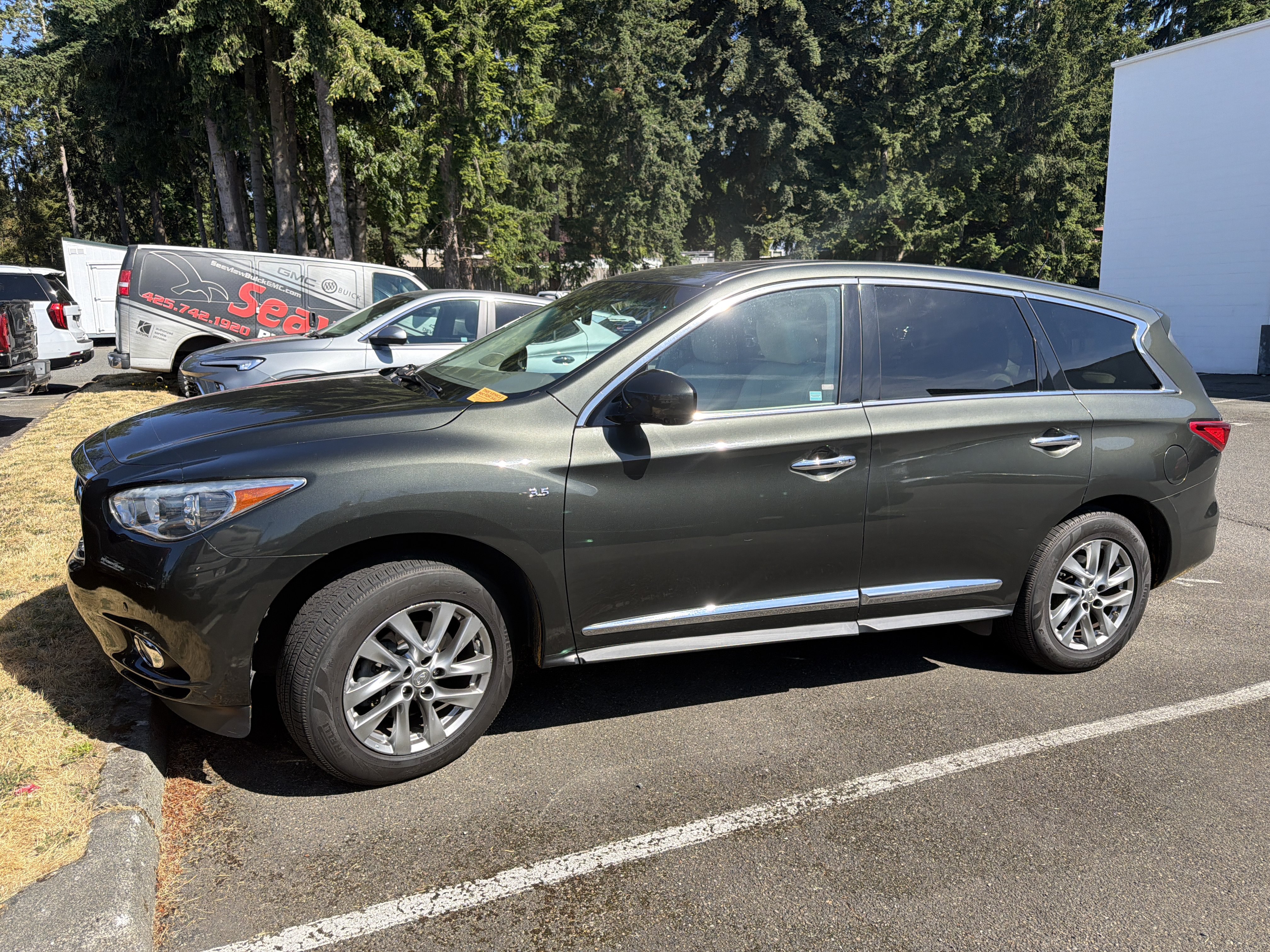 Used 2014 INFINITI QX60 Luxe w/ Premium Plus Package AWD/4WD image 3