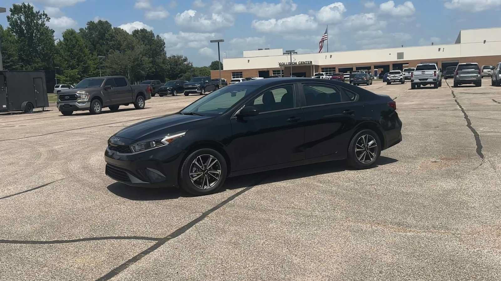 Used 2024 Kia Forte LXS FWD image 4
