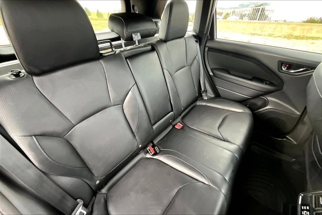 Used 2025 Subaru Forester Limited image 25