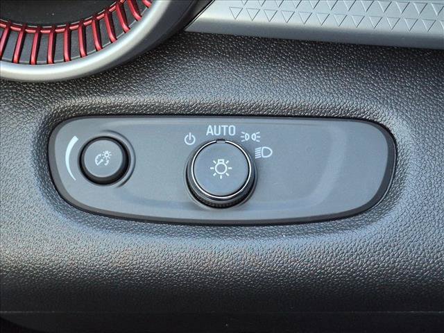 Used 2026 Chevrolet Trax RS FWD image 16
