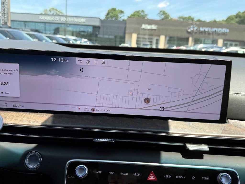 Certified 2025 Genesis GV80 2.5T Advanced AWD/4WD image 24
