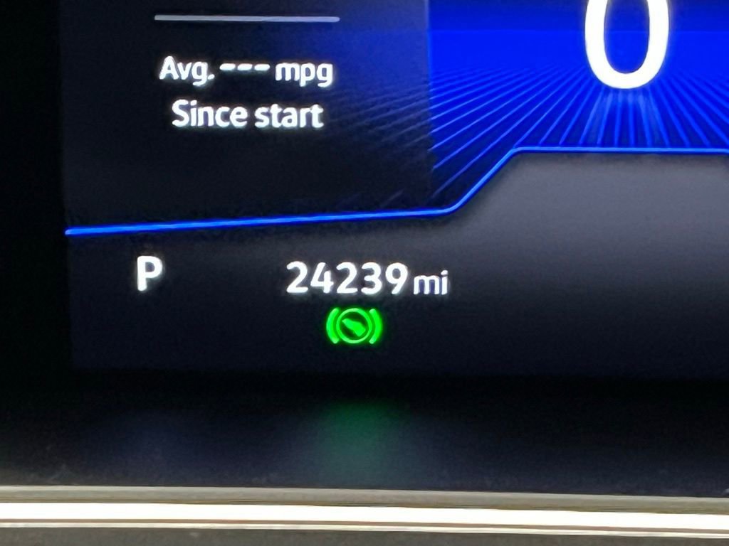 Used 2022 Volkswagen Tiguan SE w/ Panoramic Sunroof Package image 25