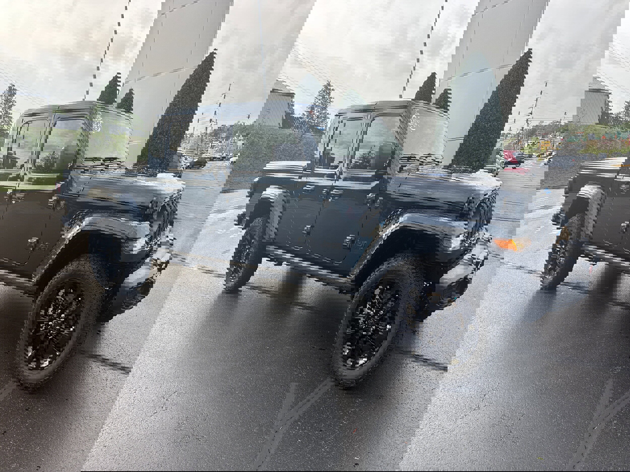 Used 2025 Jeep Gladiator Sport image 1