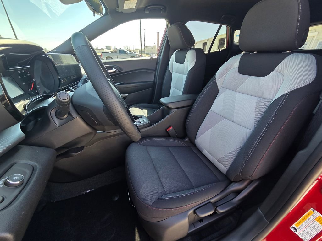 New 2026 Chevrolet Trax RS w/ Driver Confidence Package image 9