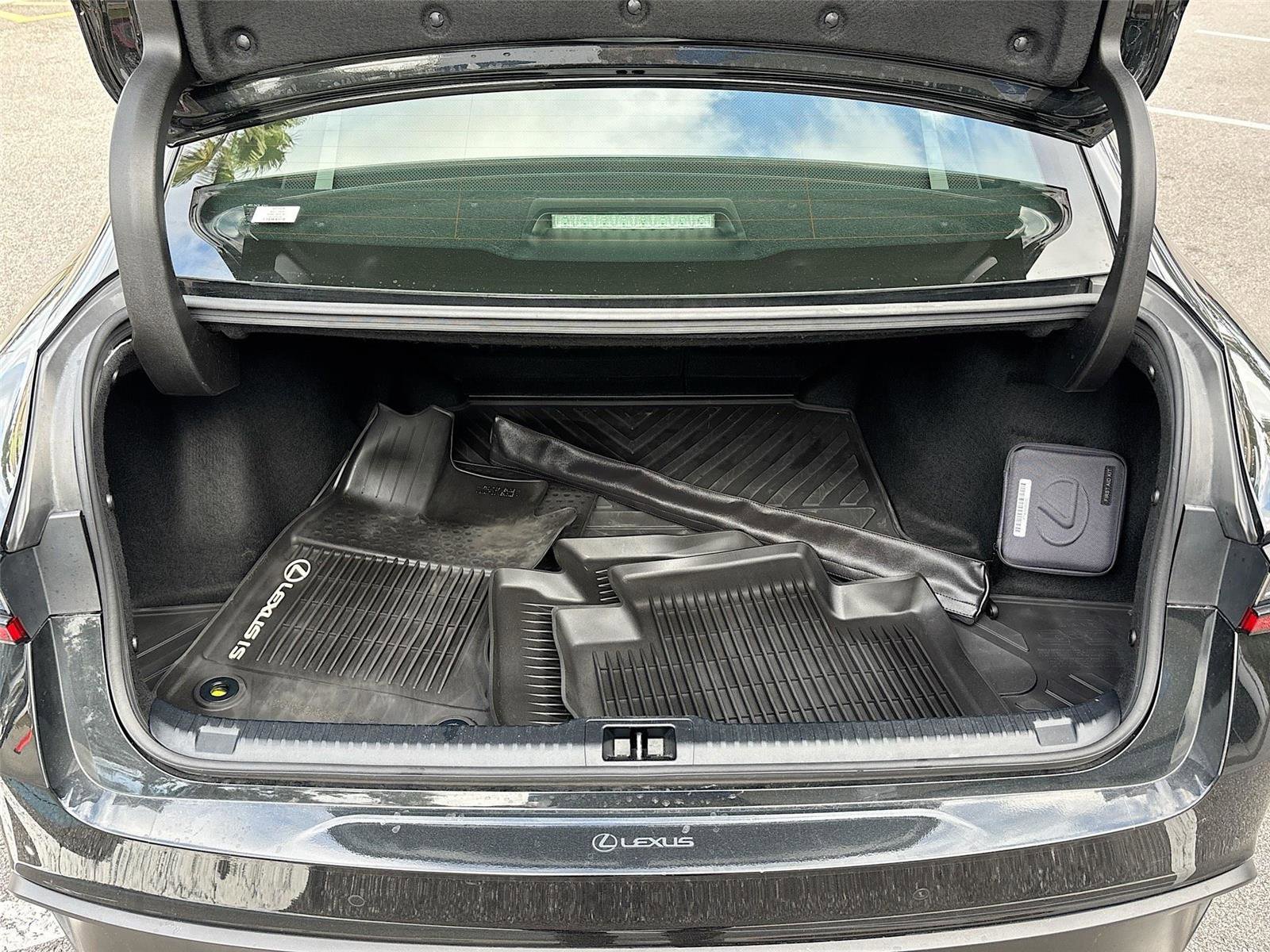 Used 2022 Lexus IS 300 AWD w/ Premium Package image 29