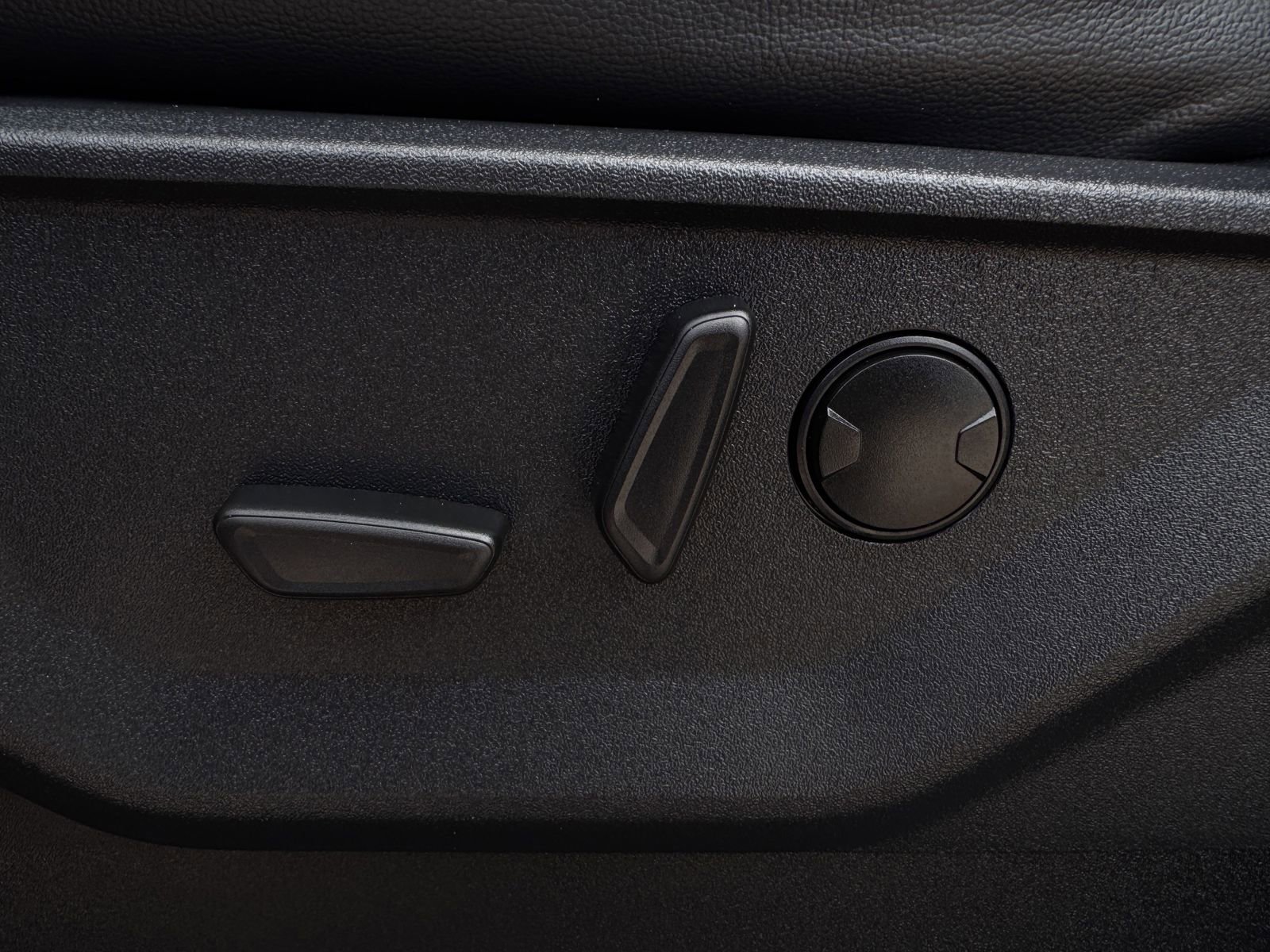 Used 2025 Ford F250 Lariat w/ Lariat Ultimate Package image 28