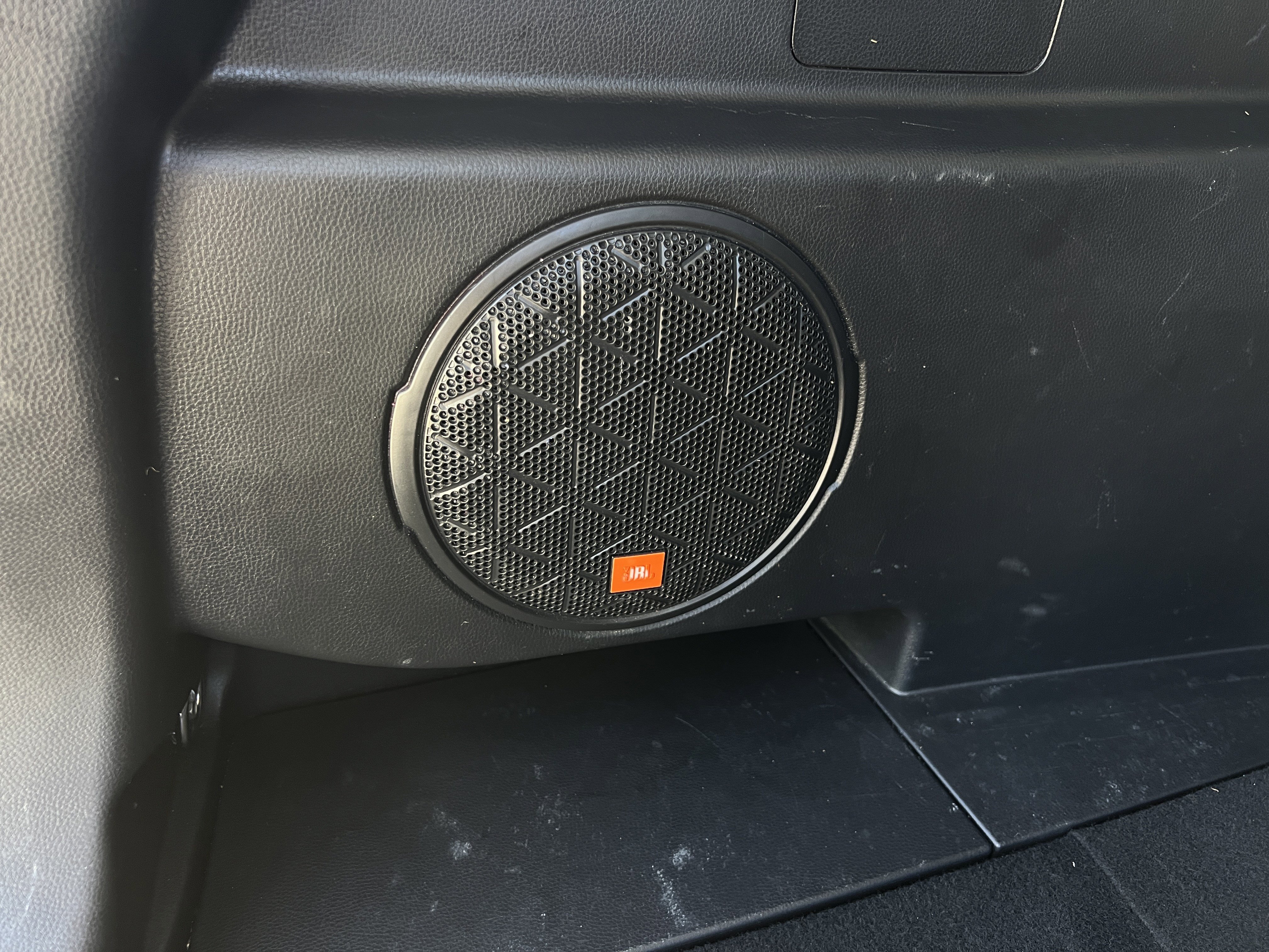 Used 2022 Toyota RAV4 Limited image 32