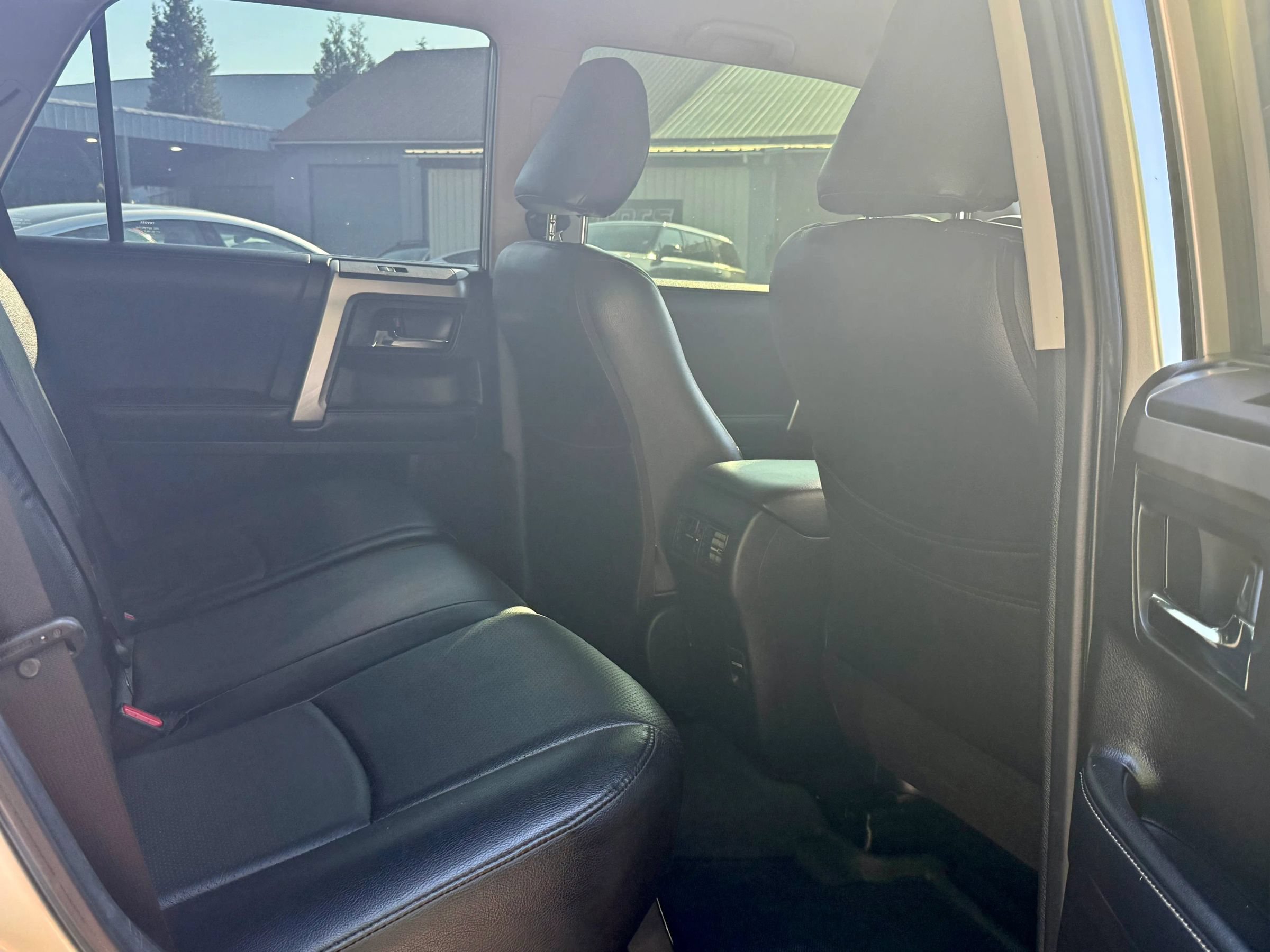 Used 2019 Toyota 4Runner SR5 AWD/4WD image 28