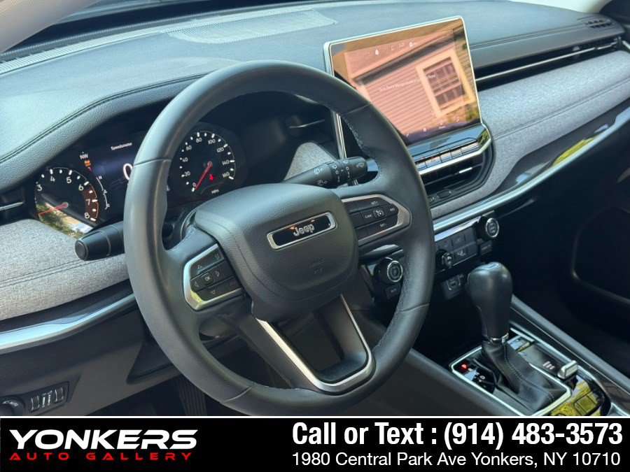 Used 2022 Jeep Compass Latitude AWD/4WD image 14