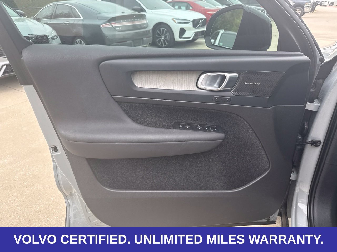 Certified 2024 Volvo XC40 B5 Ultimate w/ Protection Package Premier AWD/4WD image 24