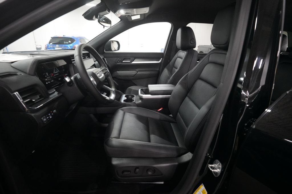 Used 2025 GMC Terrain Elevation w/ Elevation Premium Package AWD/4WD image 7