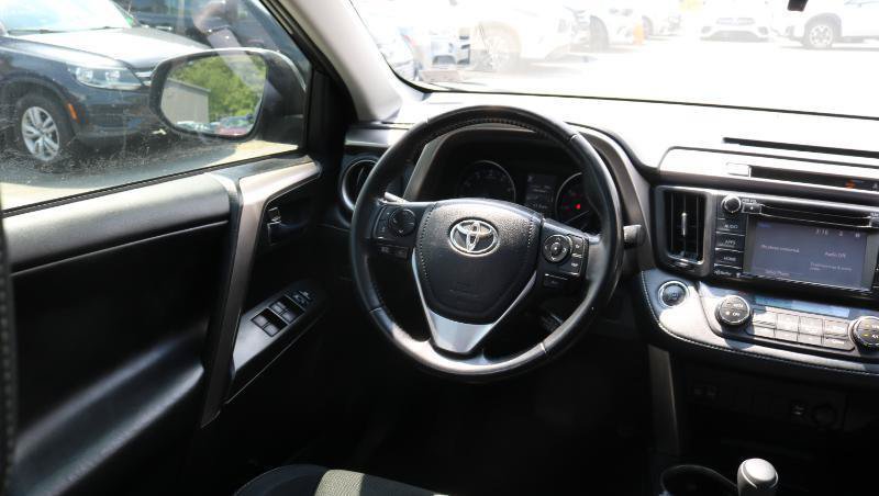Used 2018 Toyota RAV4 XLE FWD image 20
