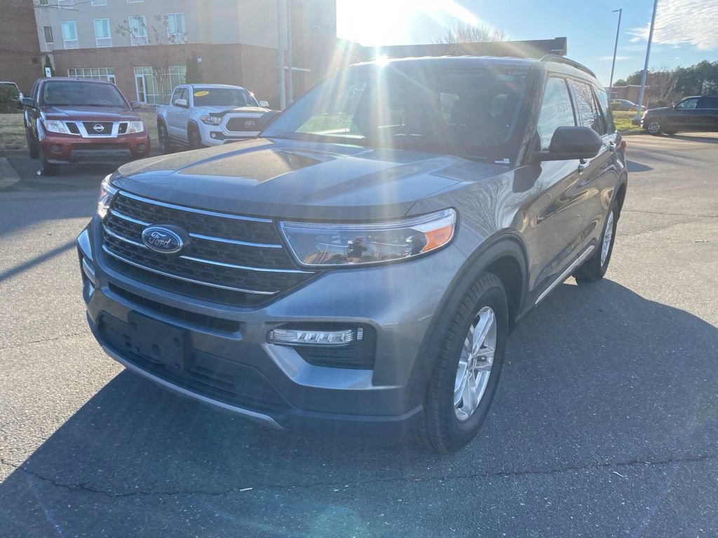 Used 2023 Ford Explorer XLT w/ Equipment Group 202A image 3