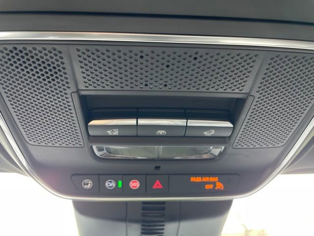 Used 2025 Chevrolet Traverse High Country image 30