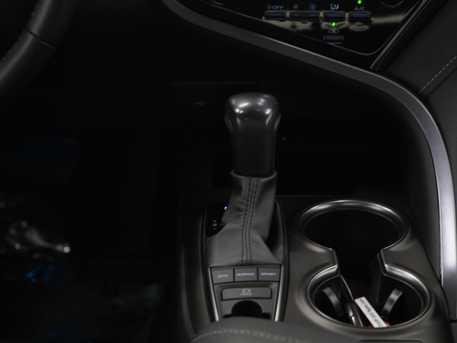 Used 2022 Toyota Camry XSE FWD image 17