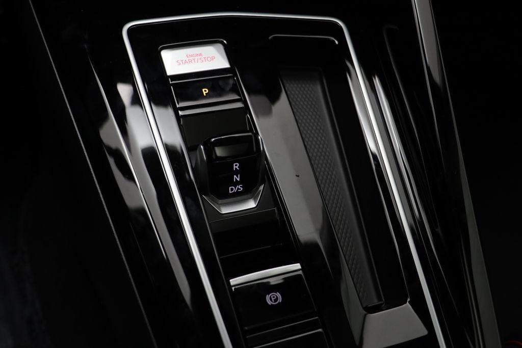 New 2026 Volkswagen GTI SE FWD image 12