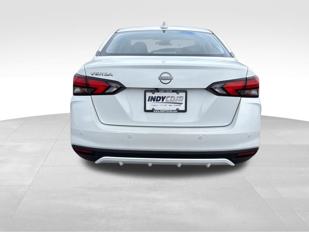 Used 2025 Nissan Versa SV image 5