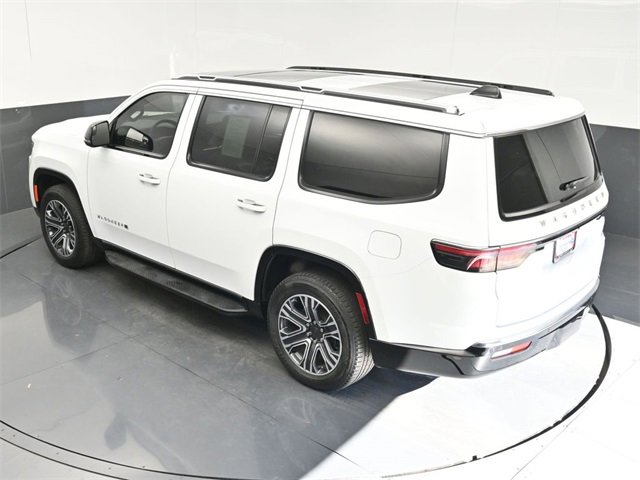 Used 2024 Jeep Wagoneer Base w/ Premium Group I image 32
