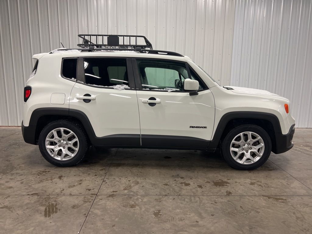 Used 2017 Jeep Renegade Latitude image 2
