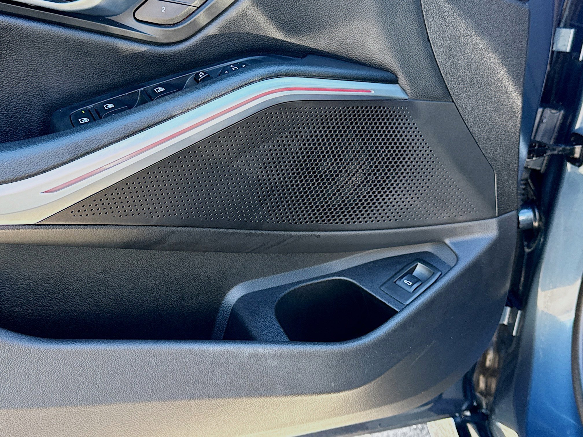 Used 2025 BMW 330i Sedan image 24