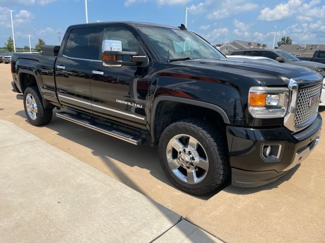 Used 2016 GMC Sierra 2500 Denali w/ Duramax Plus Package AWD/4WD image 4