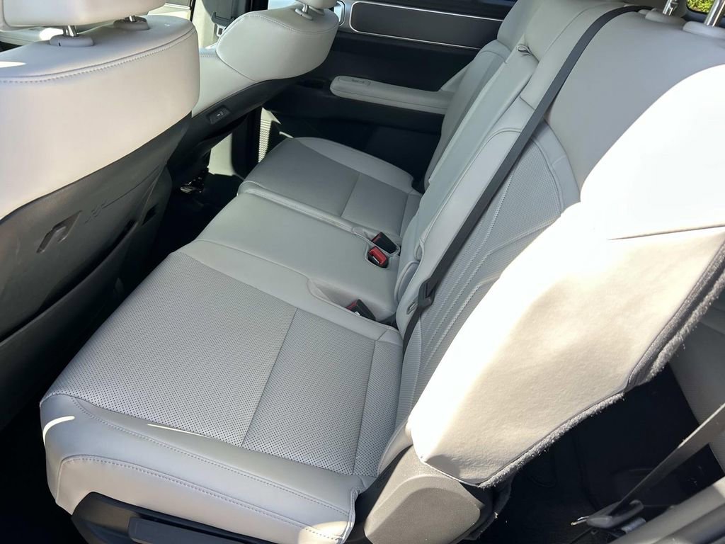 Certified 2025 Hyundai Santa Fe SEL image 20