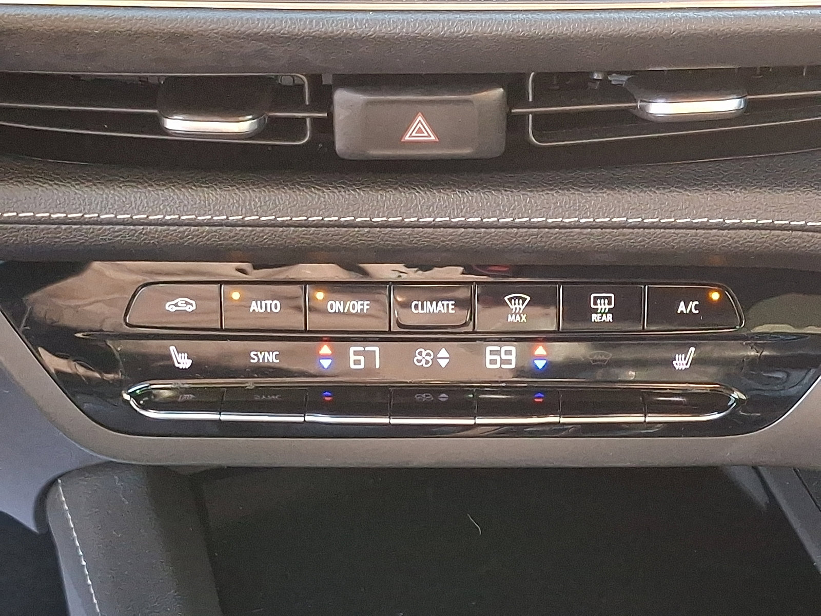 Used 2023 Buick Envision Preferred w/ Sport Touring Package AWD/4WD image 16