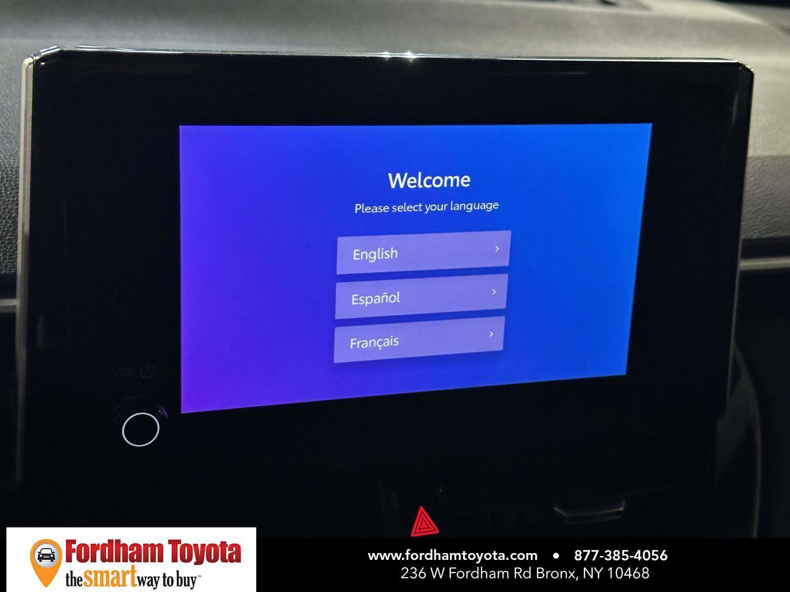 Used 2025 Toyota Corolla Cross XLE image 21